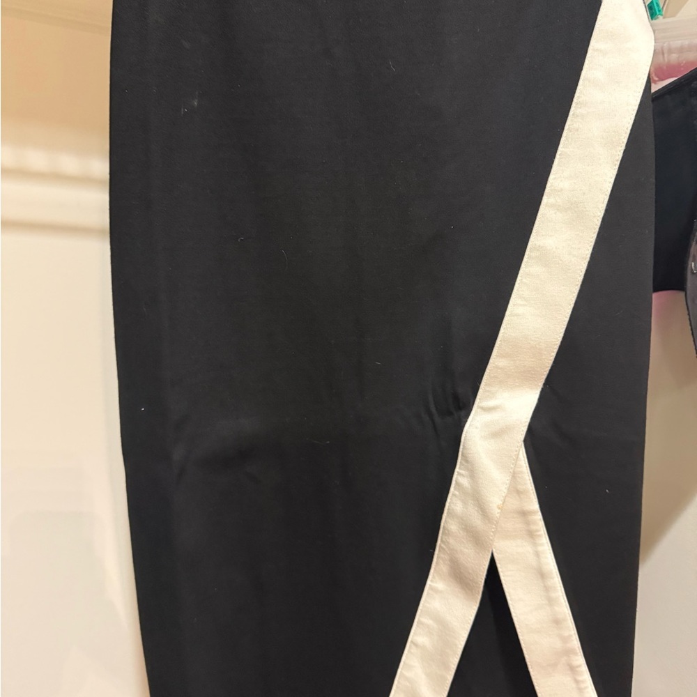 bebe Black and Cream Pencil Skirt